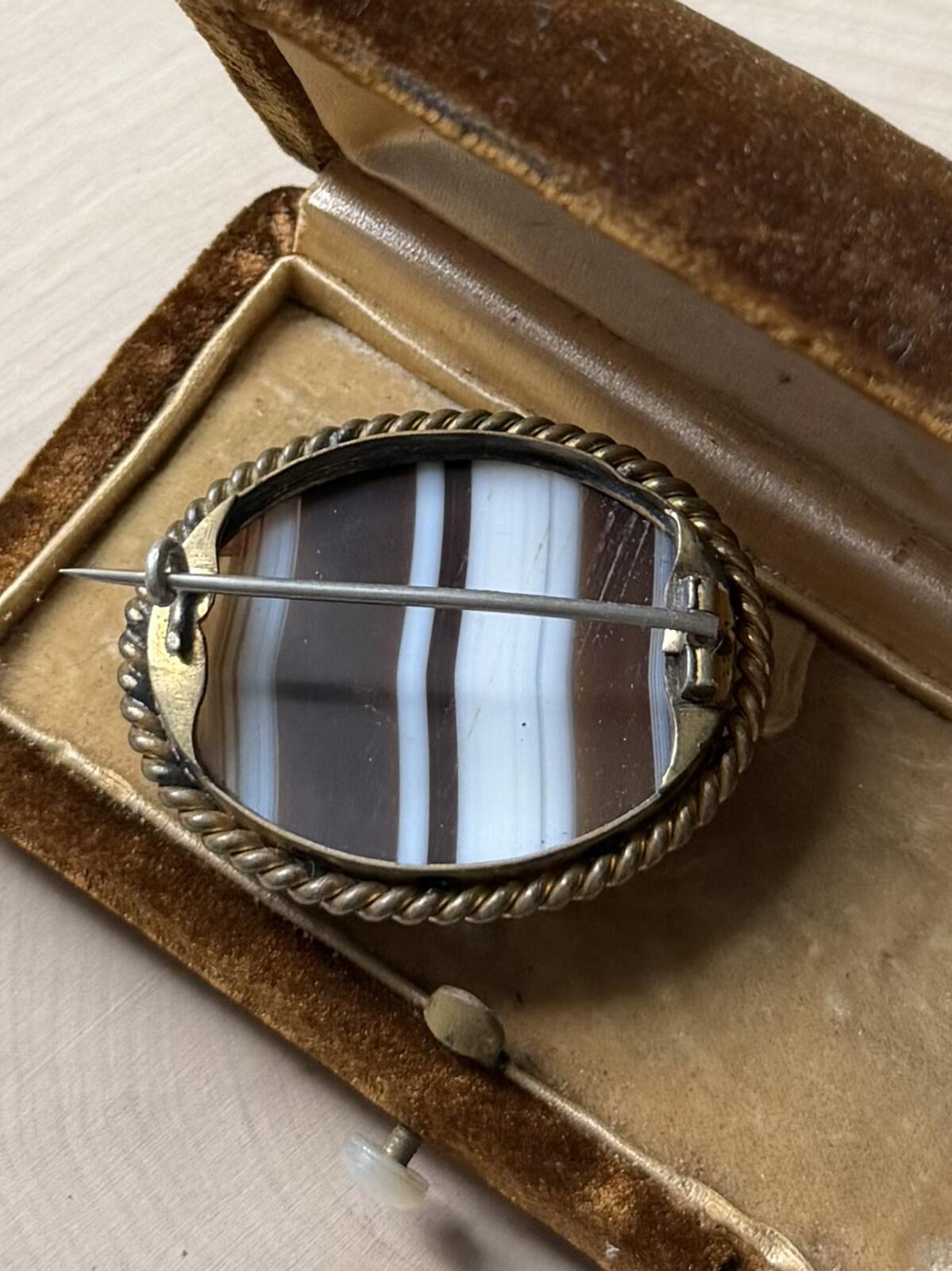 Antique Victorian Scottish Banded Agate Gold Tone Oval Mourning Brooch C-Clasp