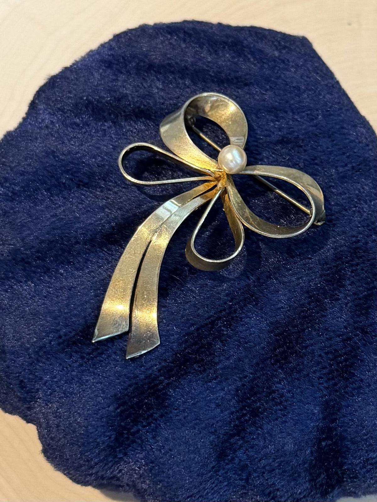 1940s J&L Hartzberg Midcentury Gold Tone Sterling Silver Pearl Bow Brooch Pin
