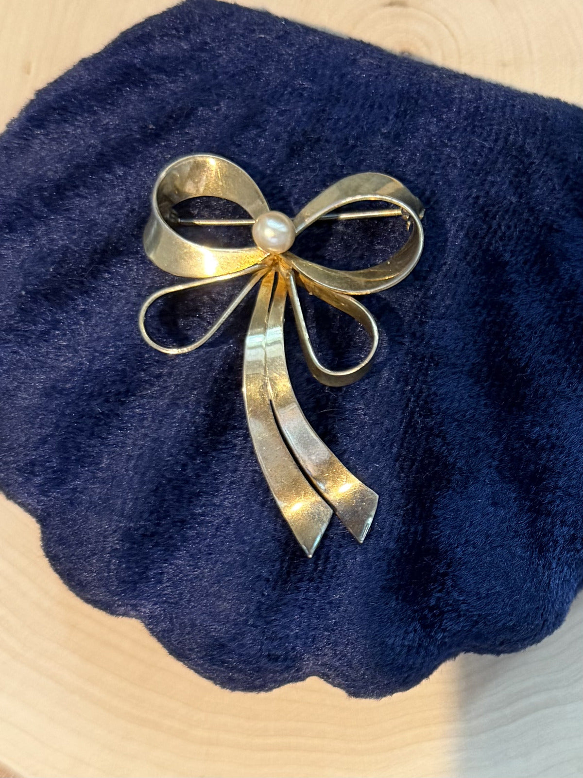 1940s J&L Hartzberg Midcentury Gold Tone Sterling Silver Pearl Bow Brooch Pin