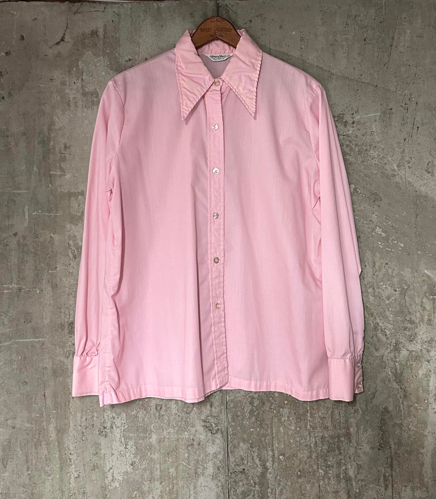 1970s Ship 'n Shore Women's Pink Long Sleeve Collared Shirt