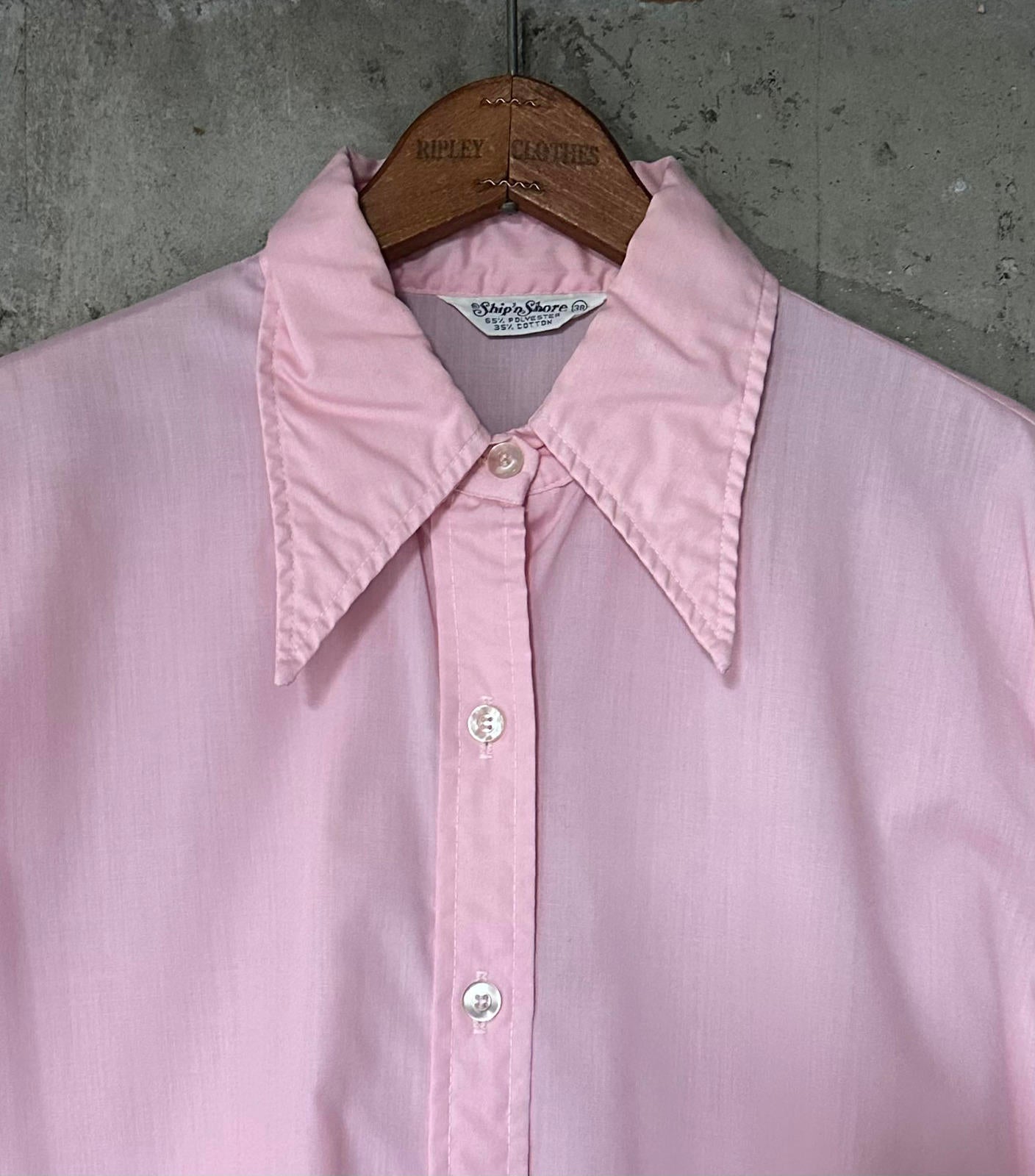 1970s Ship 'n Shore Women's Pink Long Sleeve Collared Shirt