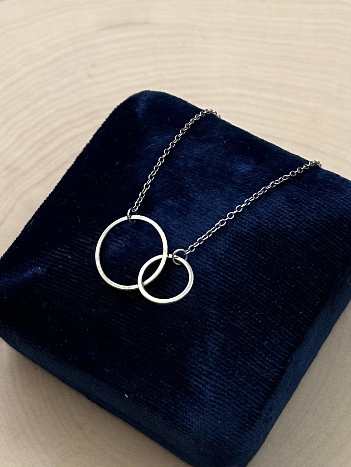 Dainty Sterling Silver Interlocking Circle Pendant Necklace Adjustable 18"