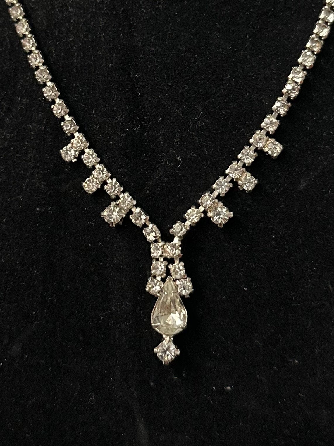 Vintage 1950s Clear Glass Rhinestone Teardrop Choker Necklace Collar 15” Evening Wedding Jewelry