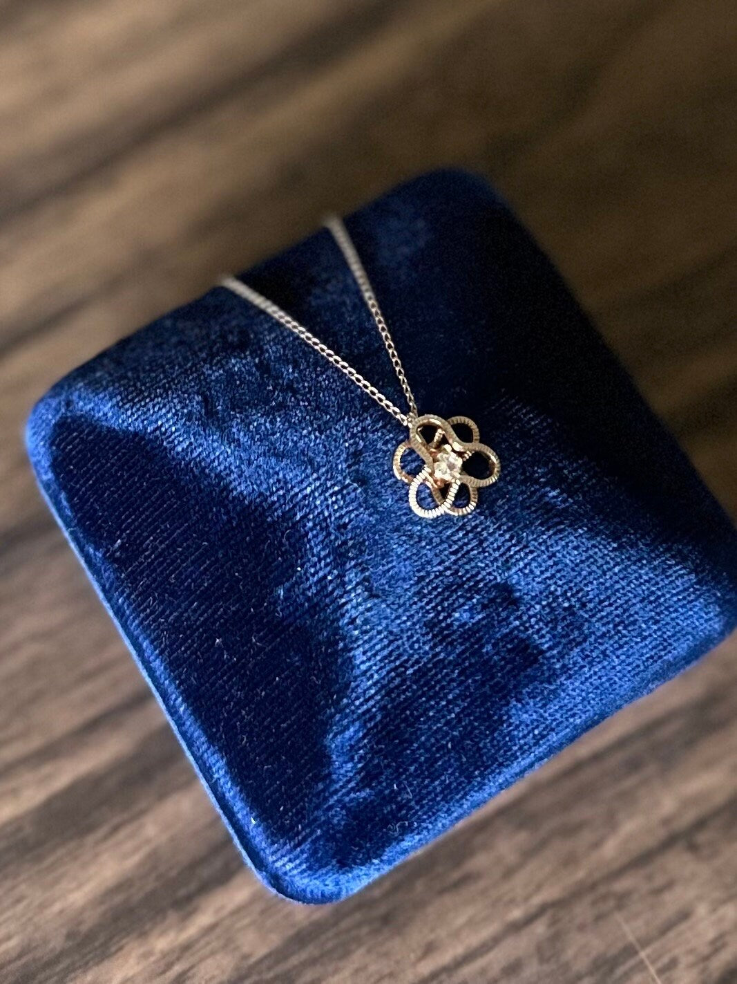 Vintage Signed DEC Curtis Jewelry Manufacturing Co. 1/20 14k GF Gold Filled Dainty CZ Floral Pendant Necklace 17.25”