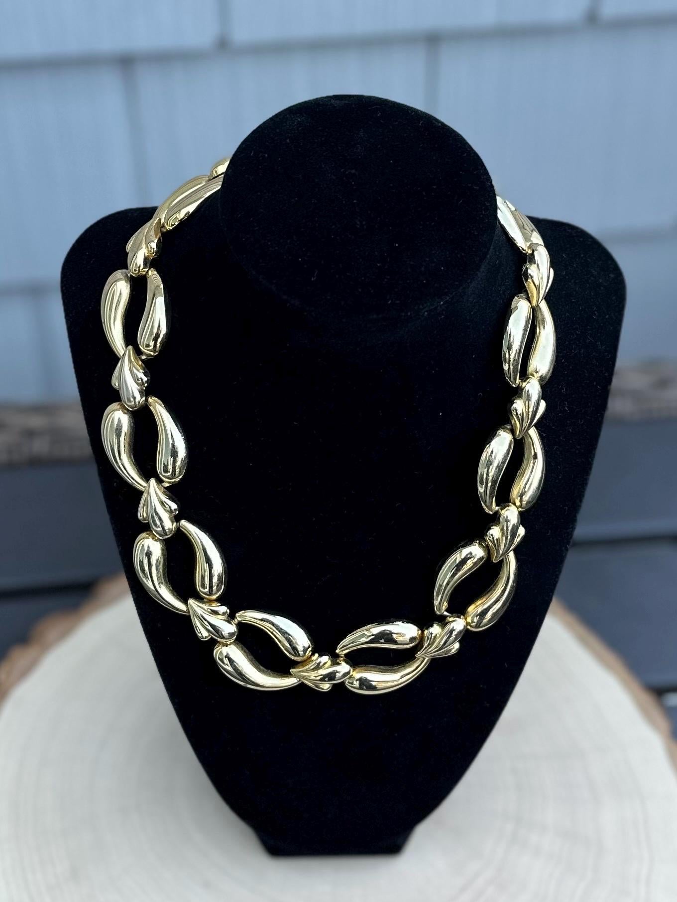 Vintage 1980s Chunky Gold Tone Bold Link Chain Collar Necklace 17.75" Statement