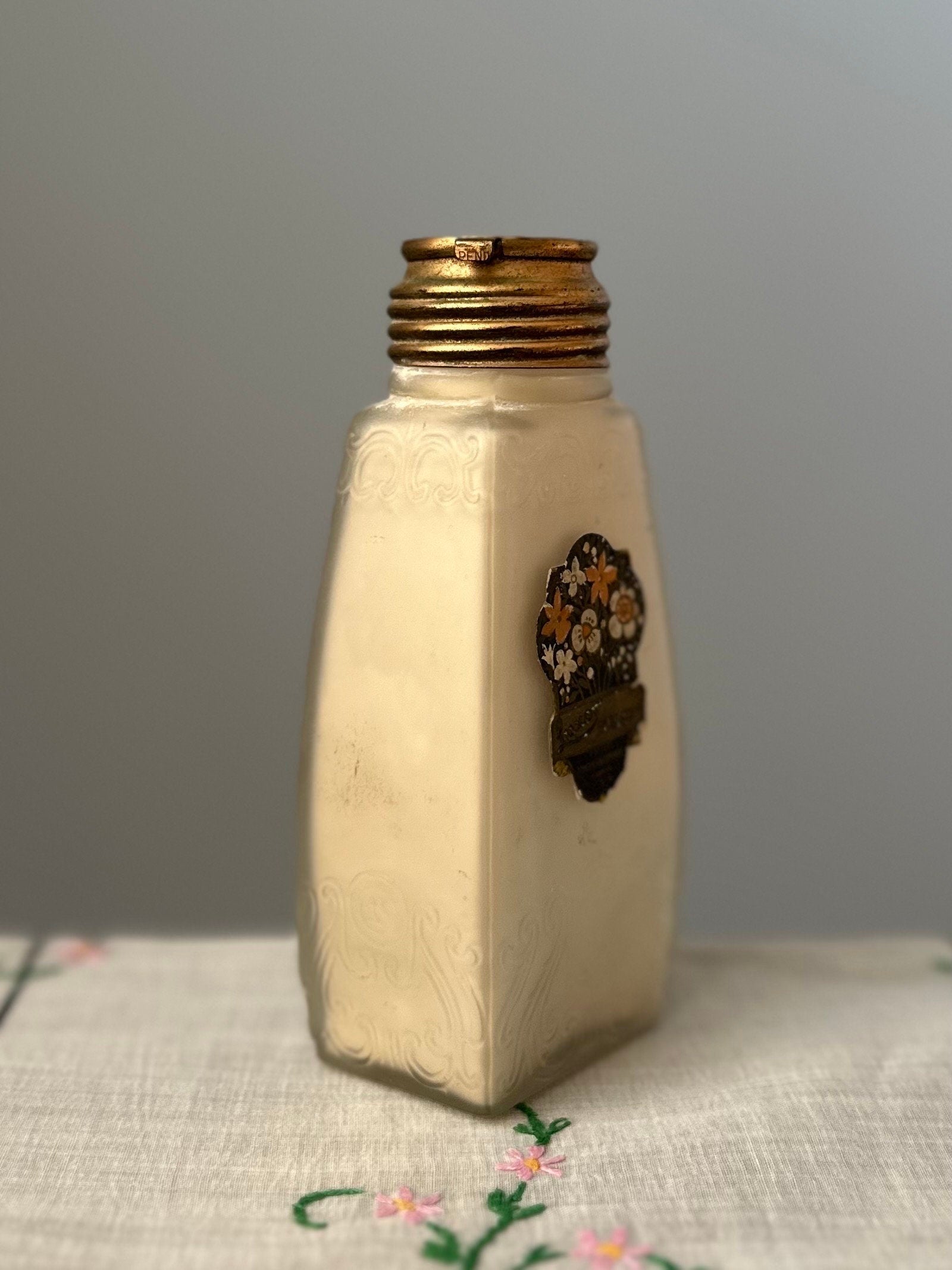 Antique 1910s Luxor Bouquet Armour and Company Chicago USA Glass Powder Bottle Vanity RARE