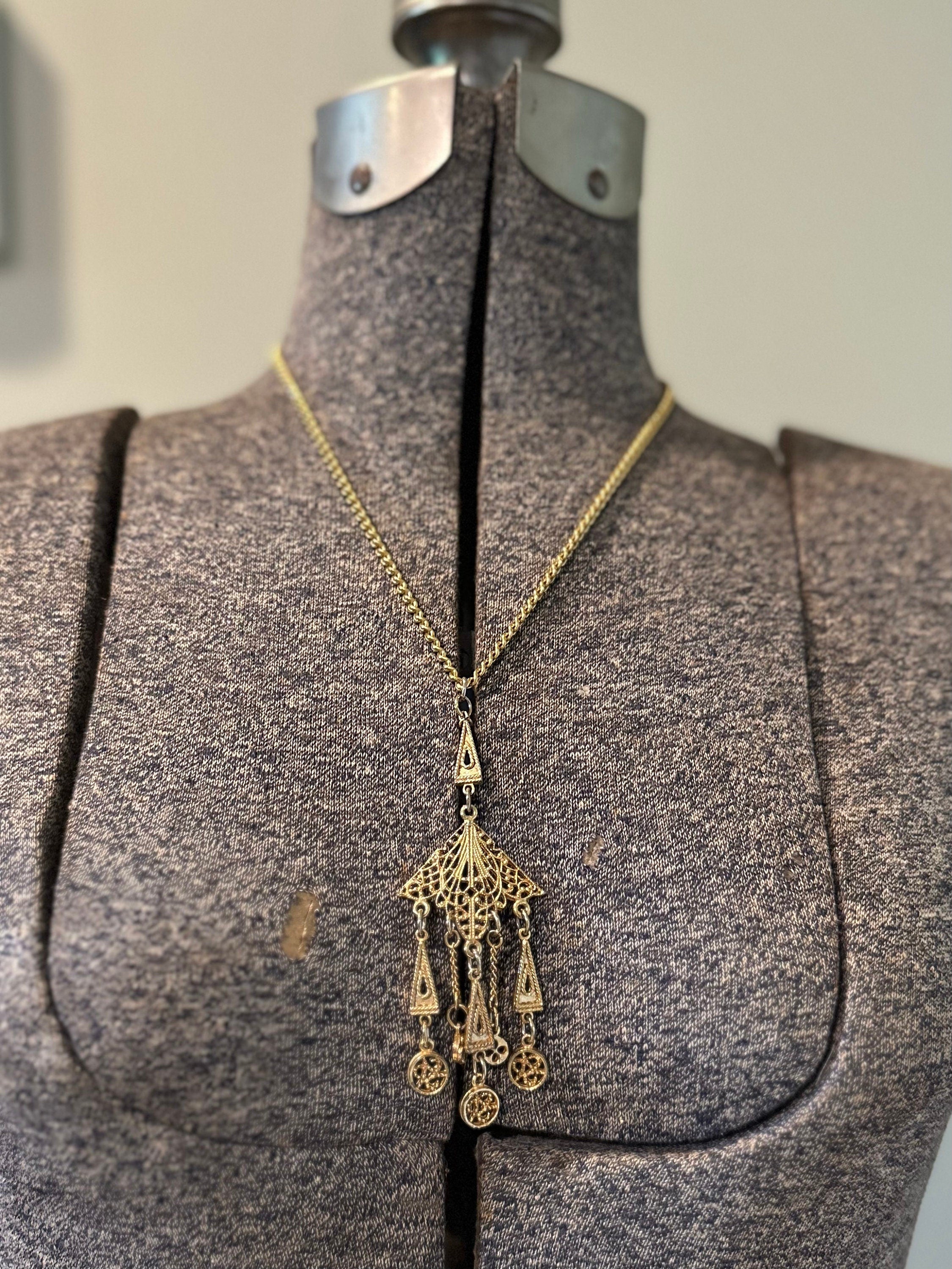 Vintage Art Deco Inspired Gold Tone Chandelier Filigree Pendant Necklace
