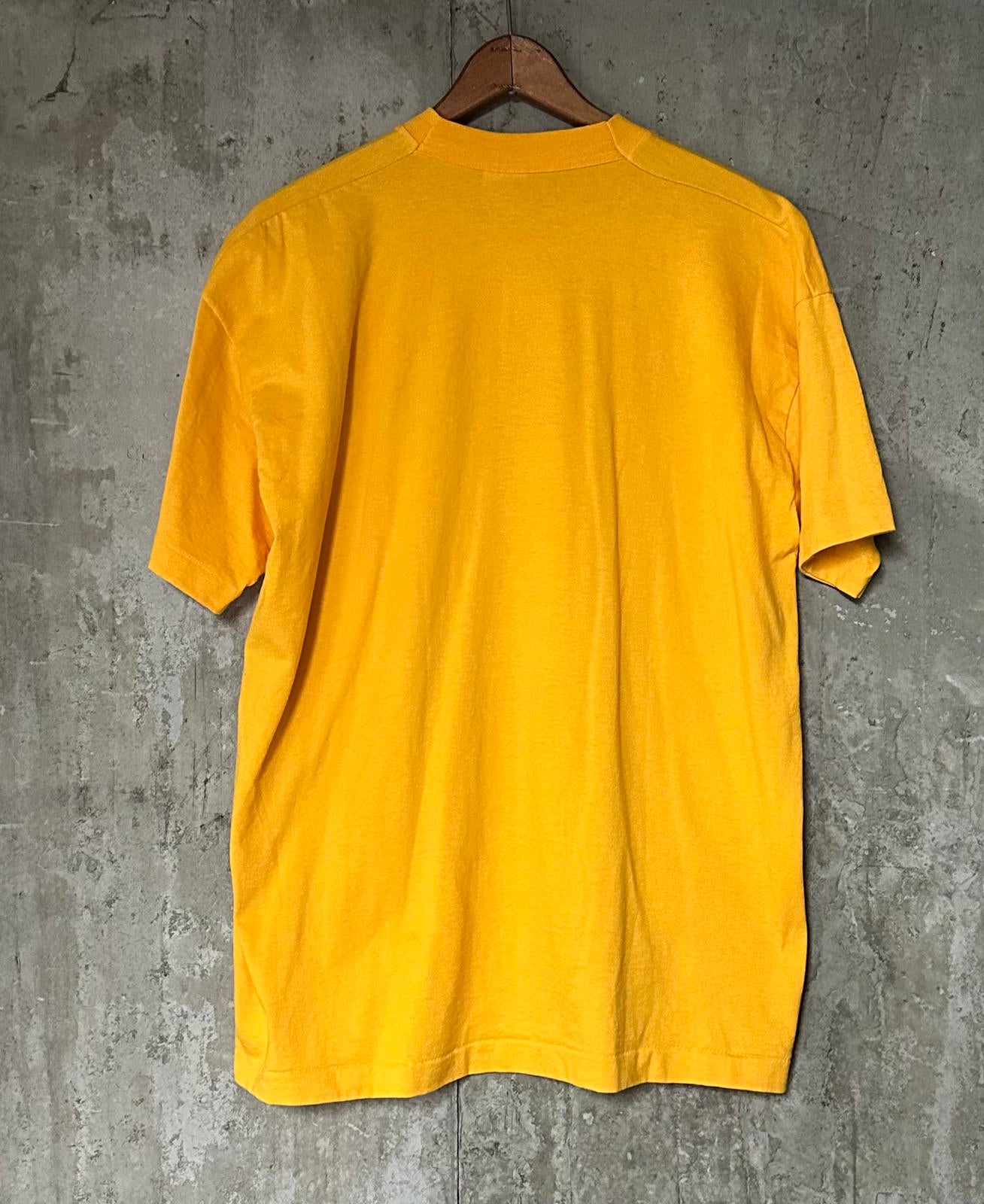 1990s Notre Dame Yellow & Navy Blue Villanova PA Single Stitch Tee