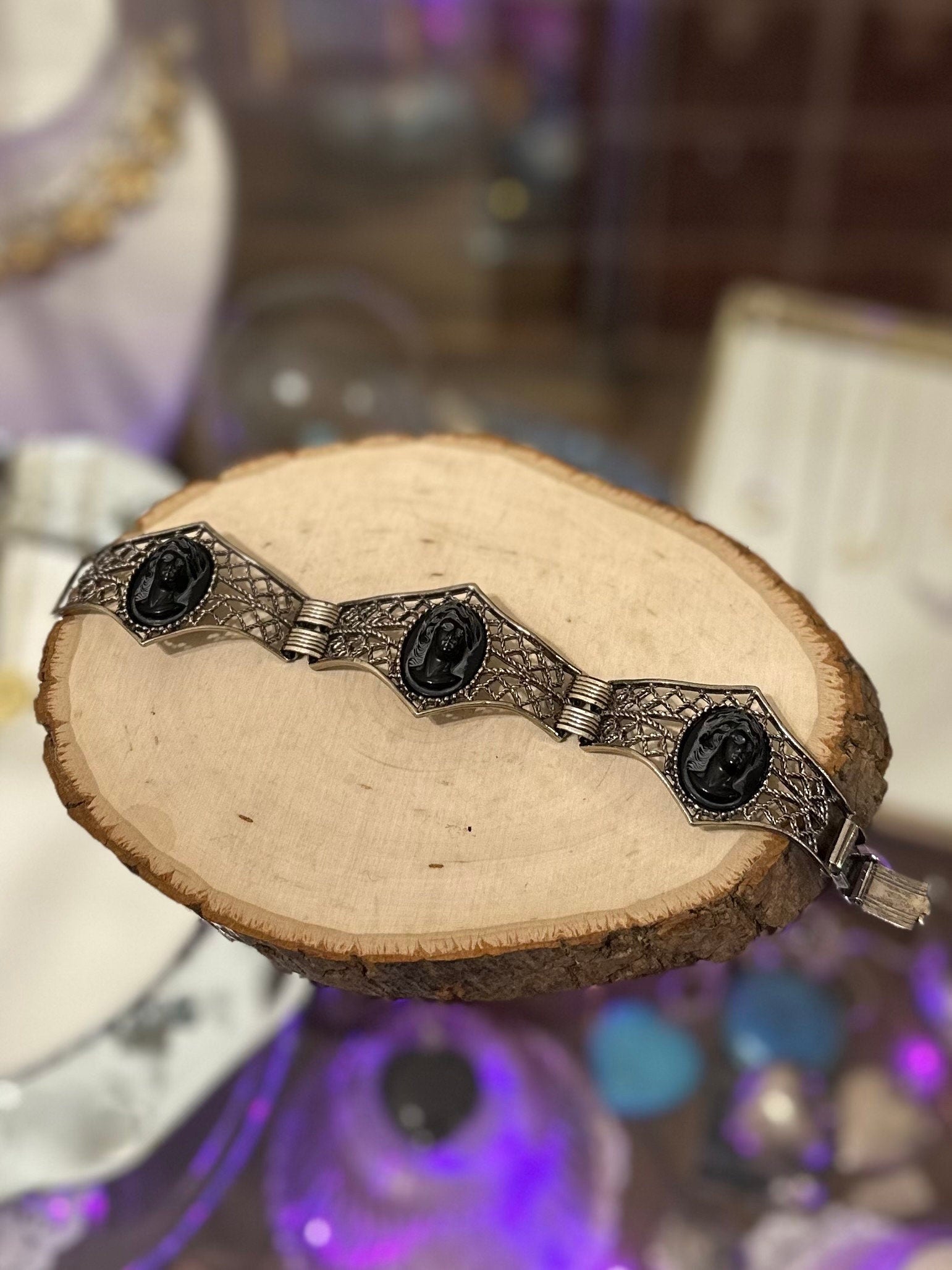Rare Vintage Midcentury Silver Tone Black Cameo Head Three Panel Link Statement Bracelet