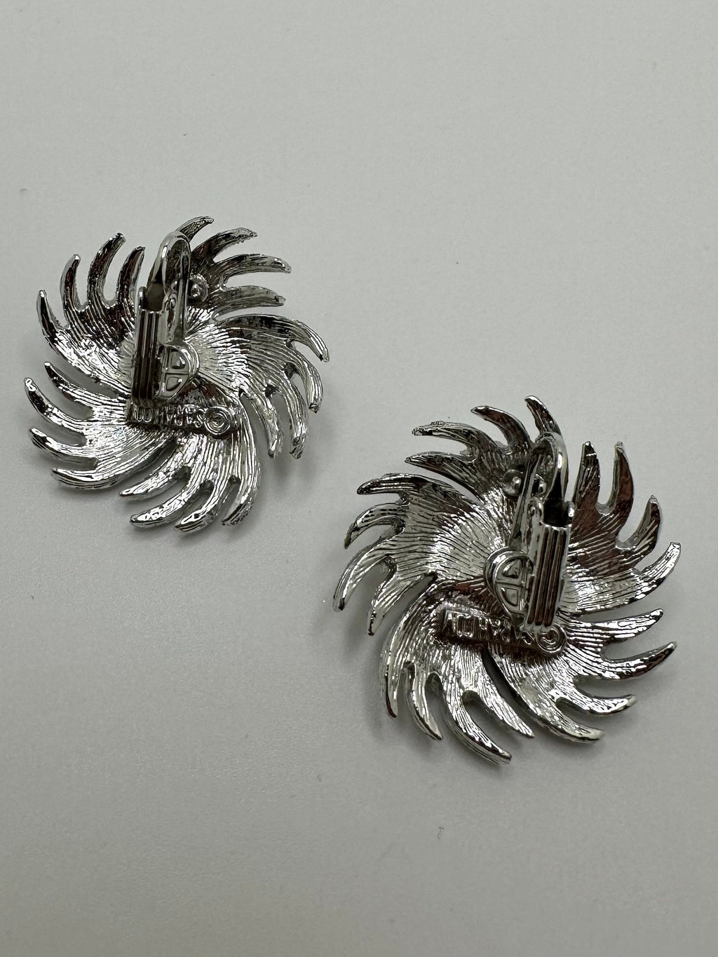 Vintage 1960s Signed Sarah Coventry Faux Pearl Comet Pinwheel Swirl Clip-on Earrings Silver Tone
