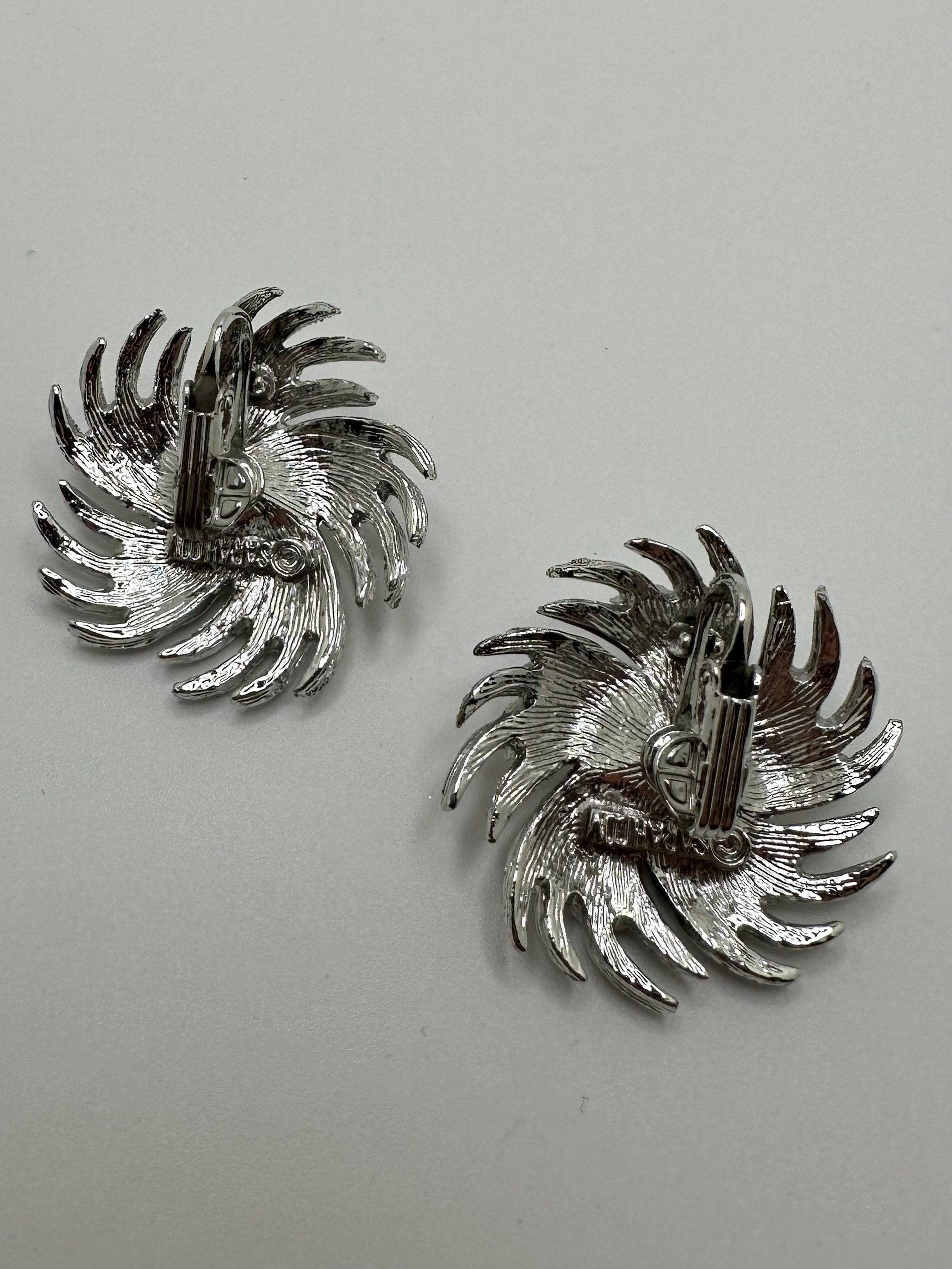 Vintage 1960s Signed Sarah Coventry Faux Pearl Comet Pinwheel Swirl Clip-on Earrings Silver Tone