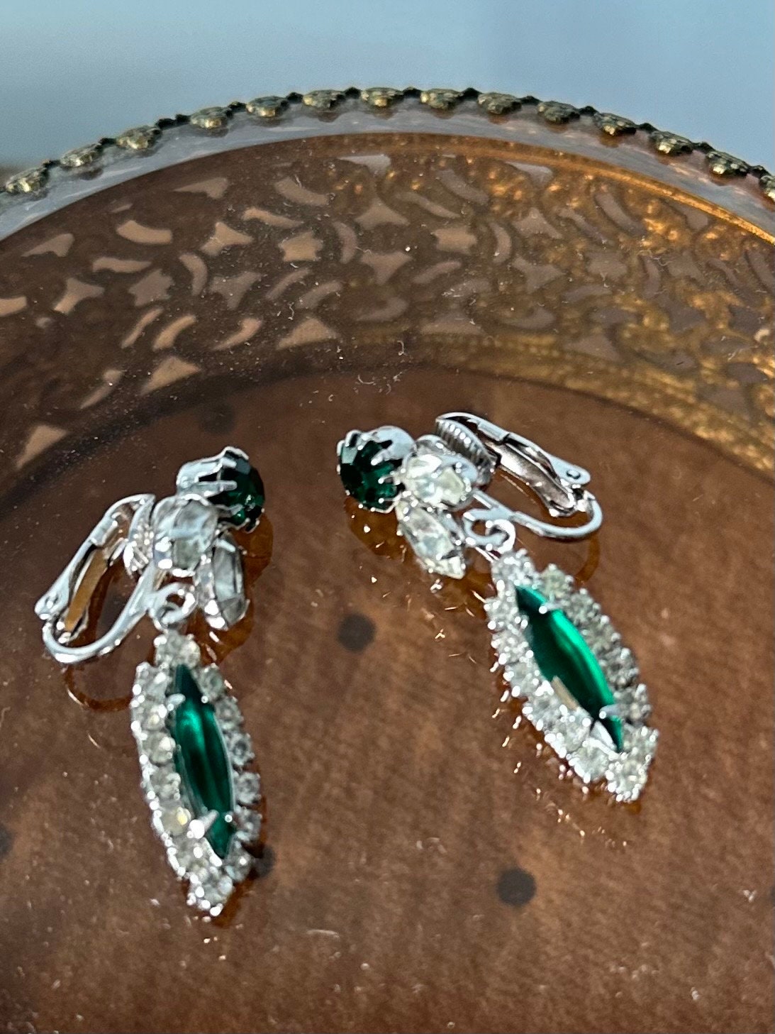 Stunning Vintage Midcentury Emerald Green Marquise & Clear Crystal Rhinestone Dangling Clip-on Earrings