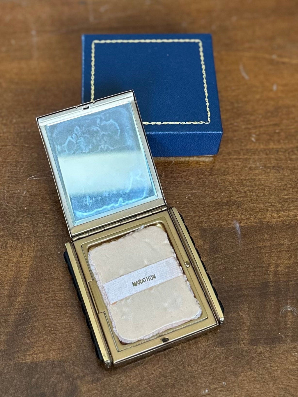 Vintage 1940s Marathon Klix Gold Tone Diamond Design Powder Mirror Compact w/ Box