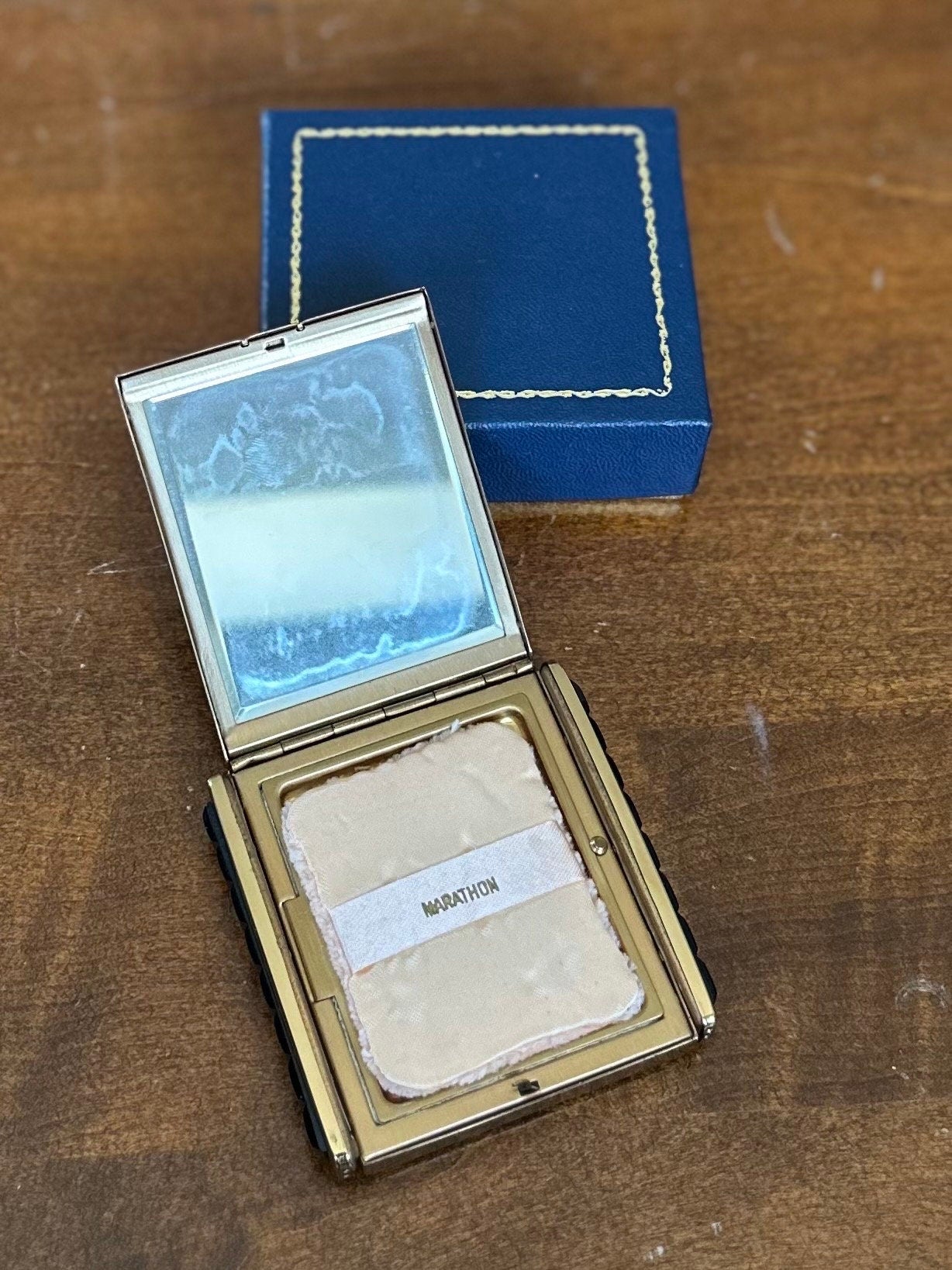 Vintage 1940s Marathon Klix Gold Tone Diamond Design Powder Mirror Compact w/ Box