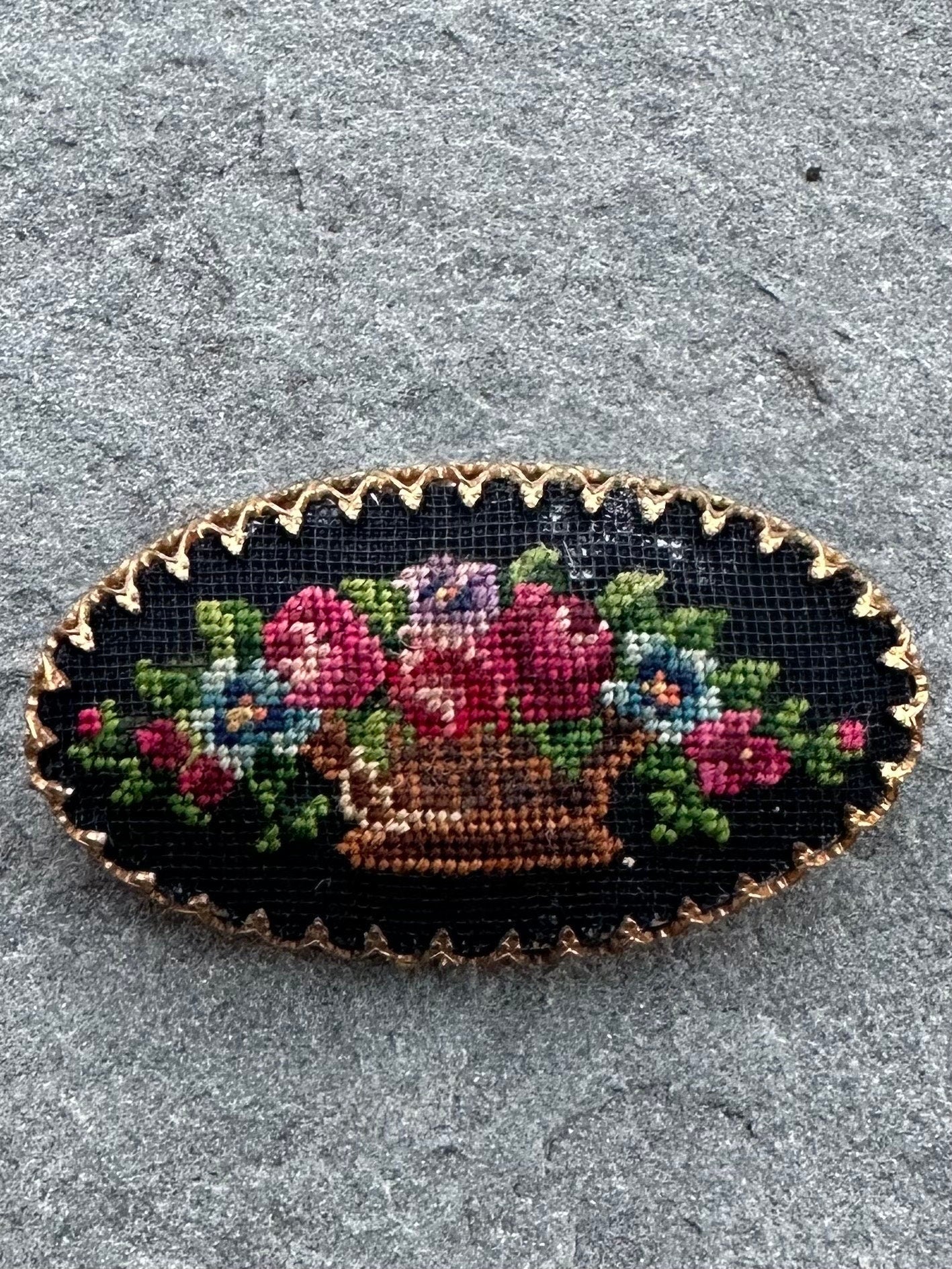 Vintage Victorian Style Needlepoint Floral Flower Bouquet Oval Gold Tone Brooch Pin