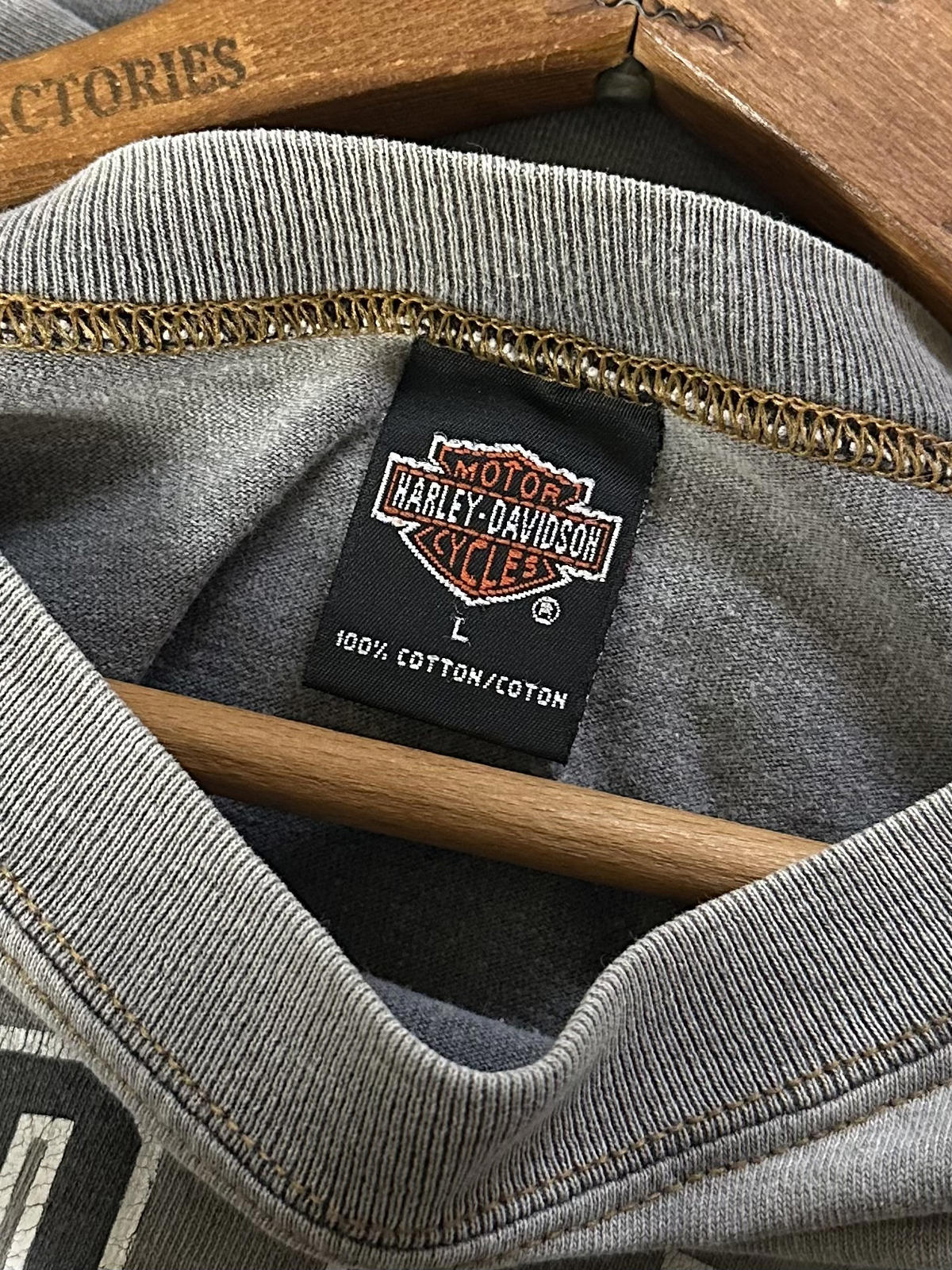 Y2K 2000 Harley Davidson Danbury CT Long Sleeve Faded Thrashed Shirt