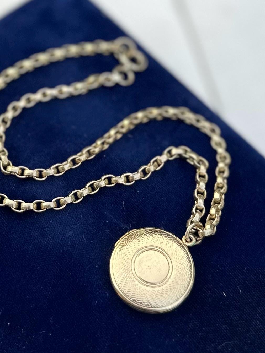 Vintage Midcentury Germany Brass Rolo Chain Circle Locket Pendant Necklace 15.25”