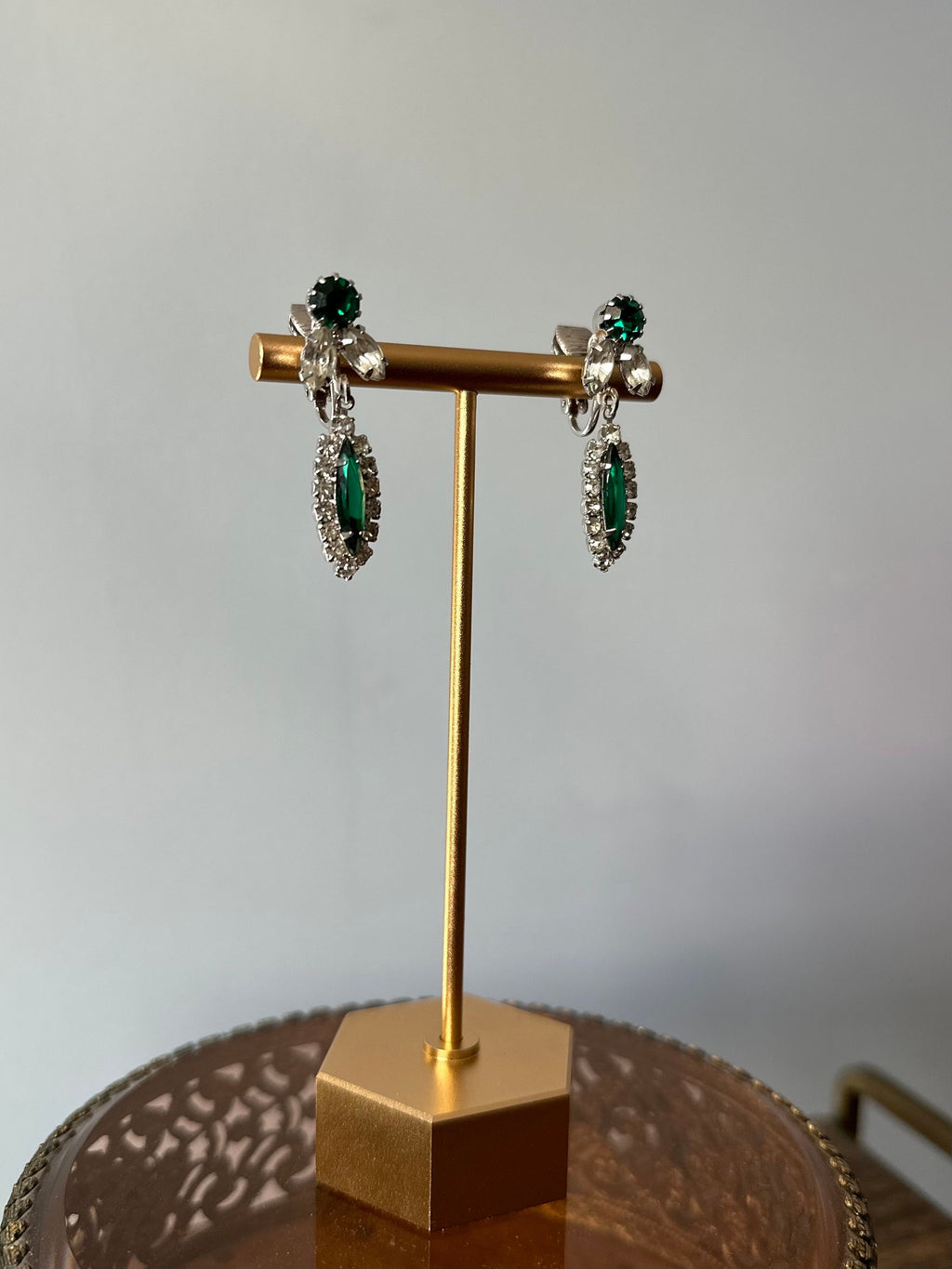 Stunning Vintage Midcentury Emerald Green Marquise & Clear Crystal Rhinestone Dangling Clip-on Earrings