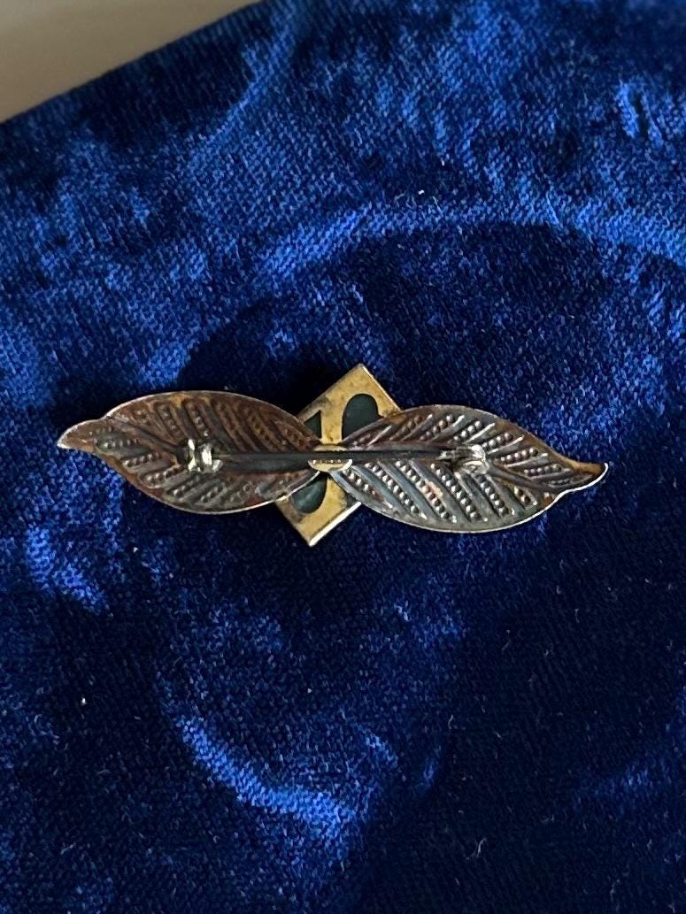 Vintage Midcentury Signed AMCO 1/20 12k GF Gold Filled & Green Stone Leaf Brooch Pin A. Micallef and Company