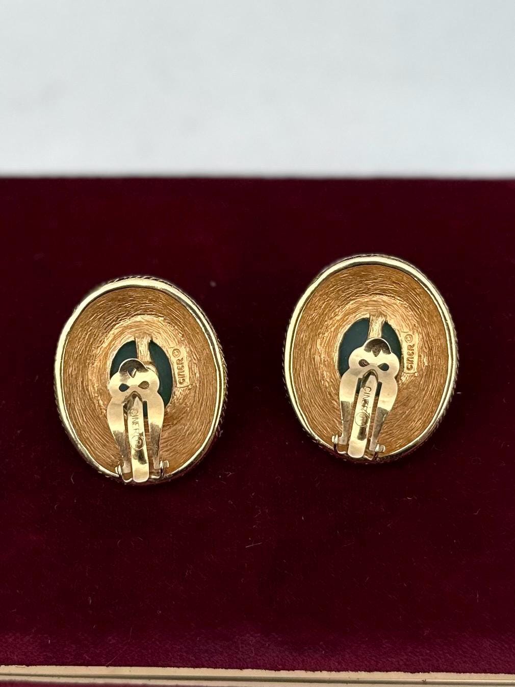 Vintage Signed CINER Gold Tone & Green Peking Glass Cabochon Large Statement Clip-on Earrings
