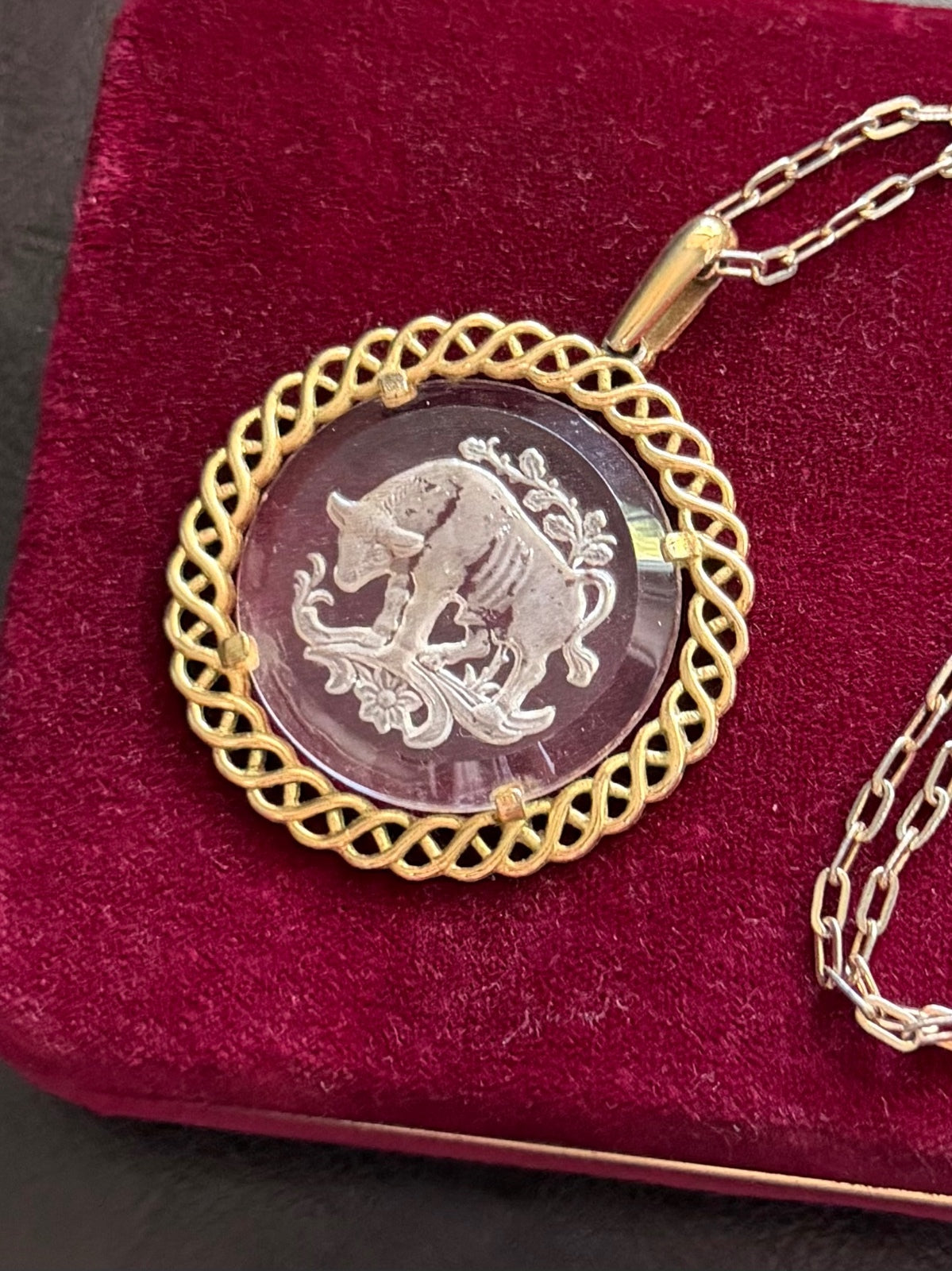 1970s Crown Trifari Gold Tone Intaglio Glass Taurus Bull Pendant Necklace
