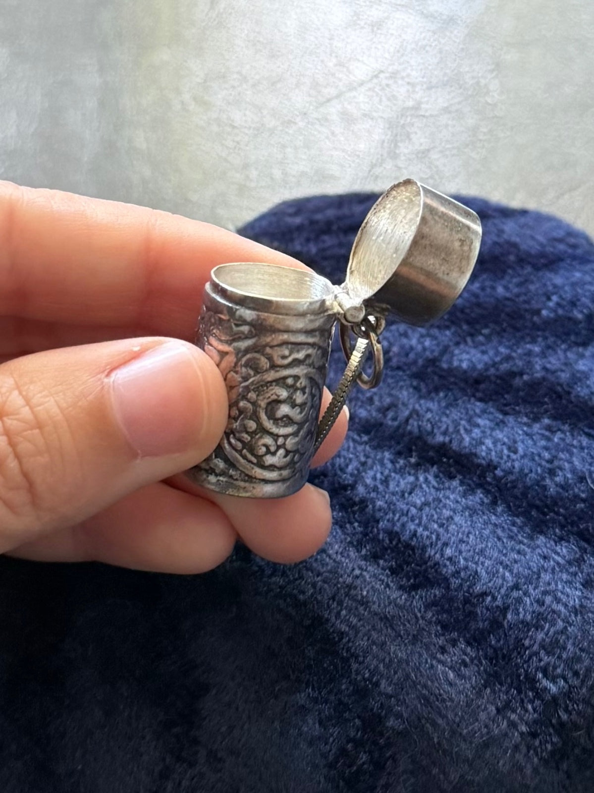 Vintage Sterling Silver Repousse Pill Box Snuff Container Pendant Necklace 19.9"