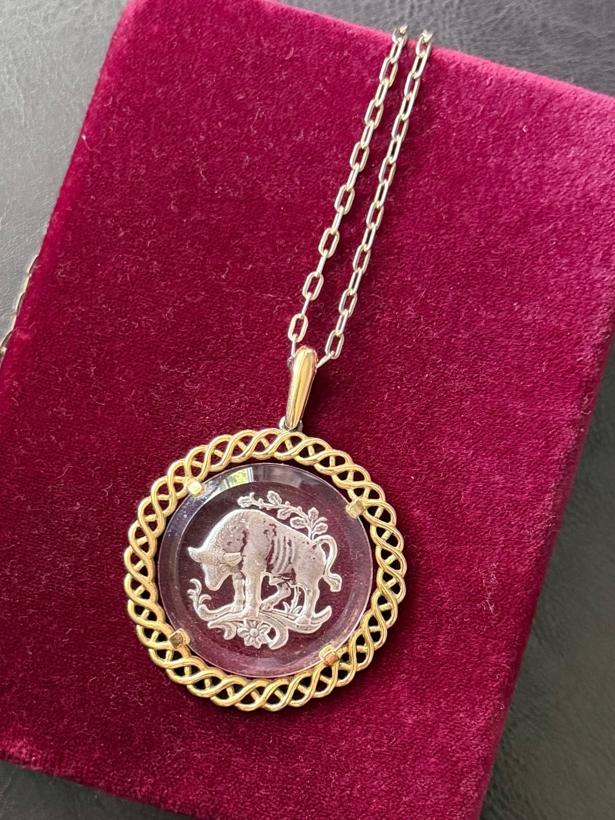 1970s Crown Trifari Gold Tone Intaglio Glass Taurus Bull Pendant Necklace