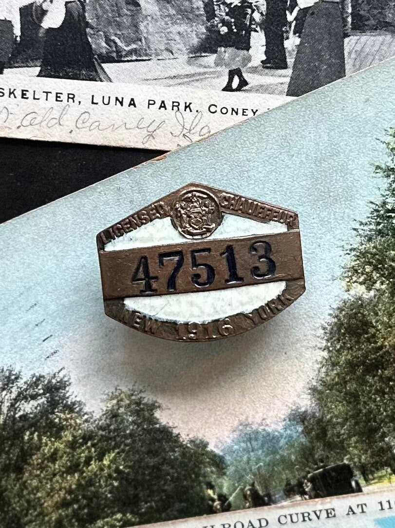 Antique Early 1900s Licensed Chauffeur Badge ID No. 47513 Pin New York NYC 1916