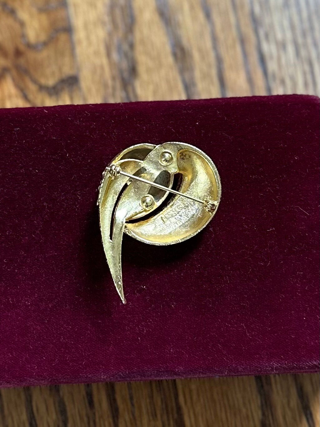 Vintage 1940s 1950s Signed BSK Pave Rhinestone Brushed Gold Tone Shell Swirl Brooch Pin