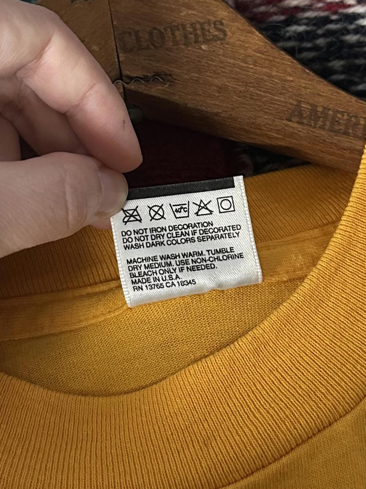 1990s Notre Dame Yellow & Navy Blue Villanova PA Single Stitch Tee