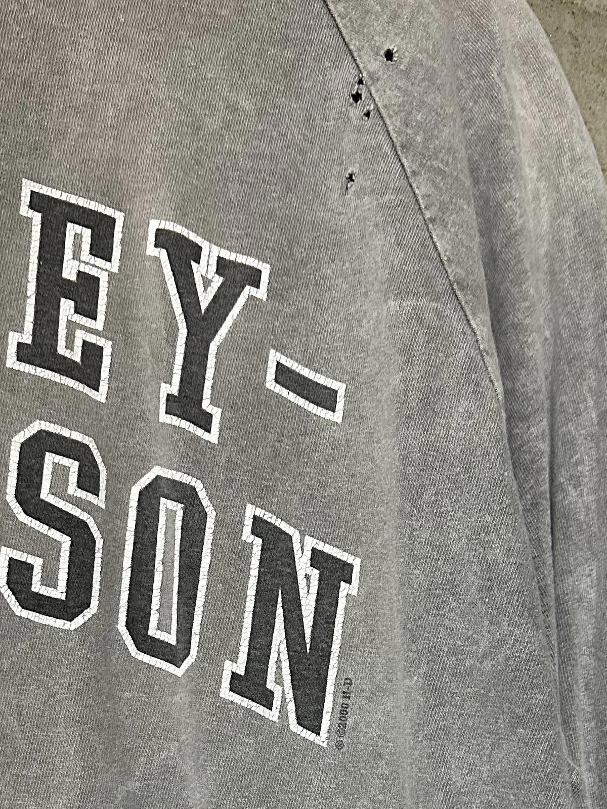 Y2K 2000 Harley Davidson Danbury CT Long Sleeve Faded Thrashed Shirt