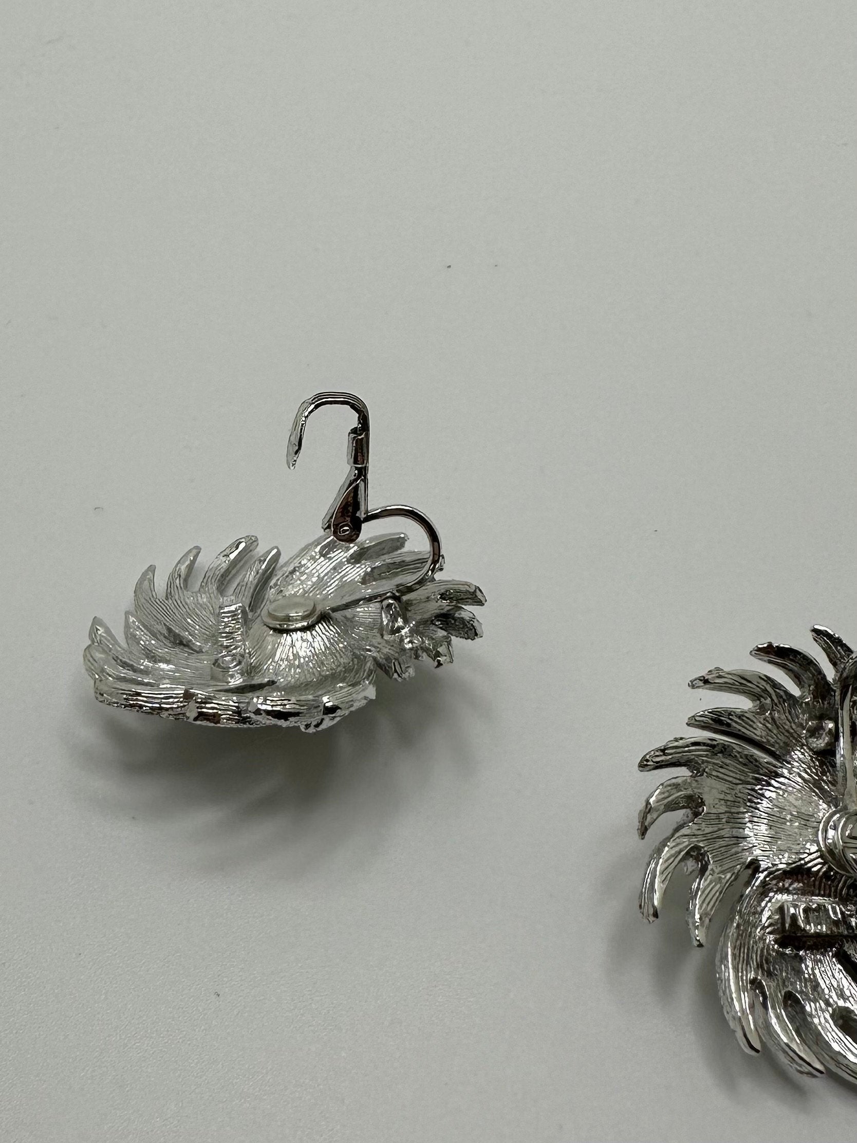 Vintage 1960s Signed Sarah Coventry Faux Pearl Comet Pinwheel Swirl Clip-on Earrings Silver Tone