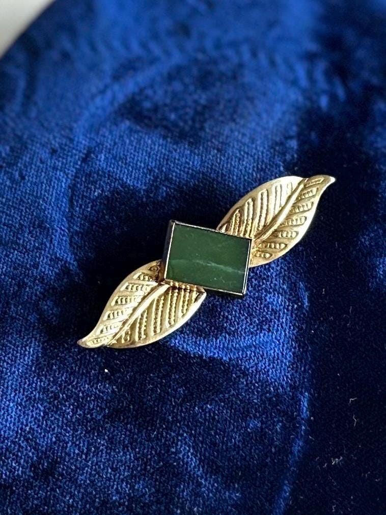 Vintage Midcentury Signed AMCO 1/20 12k GF Gold Filled & Green Stone Leaf Brooch Pin A. Micallef and Company