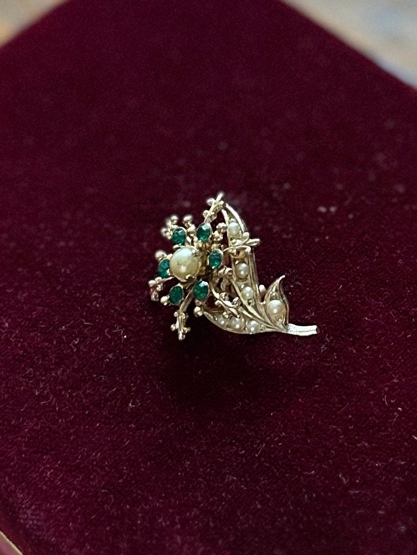 Vintage Signed Coro Gold Tone Faux Emerald & Pearl Floral Pin Brooch Midcentury