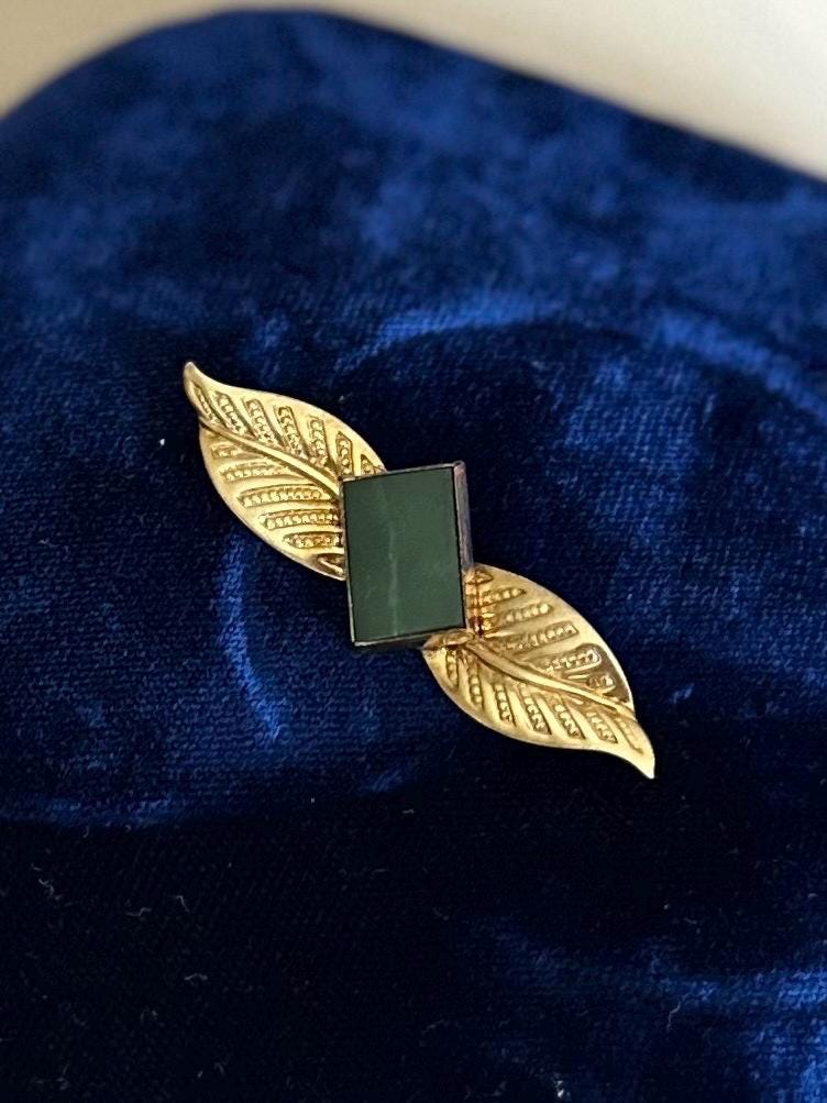 Vintage Midcentury Signed AMCO 1/20 12k GF Gold Filled & Green Stone Leaf Brooch Pin A. Micallef and Company