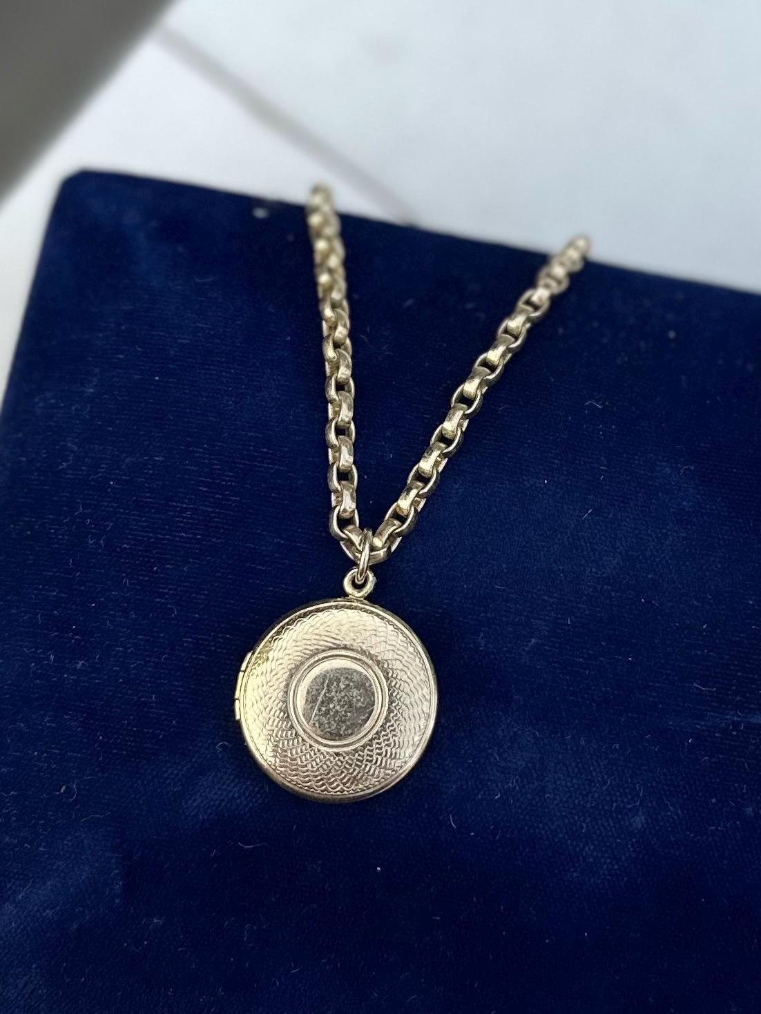 Vintage Midcentury Germany Brass Rolo Chain Circle Locket Pendant Necklace 15.25”
