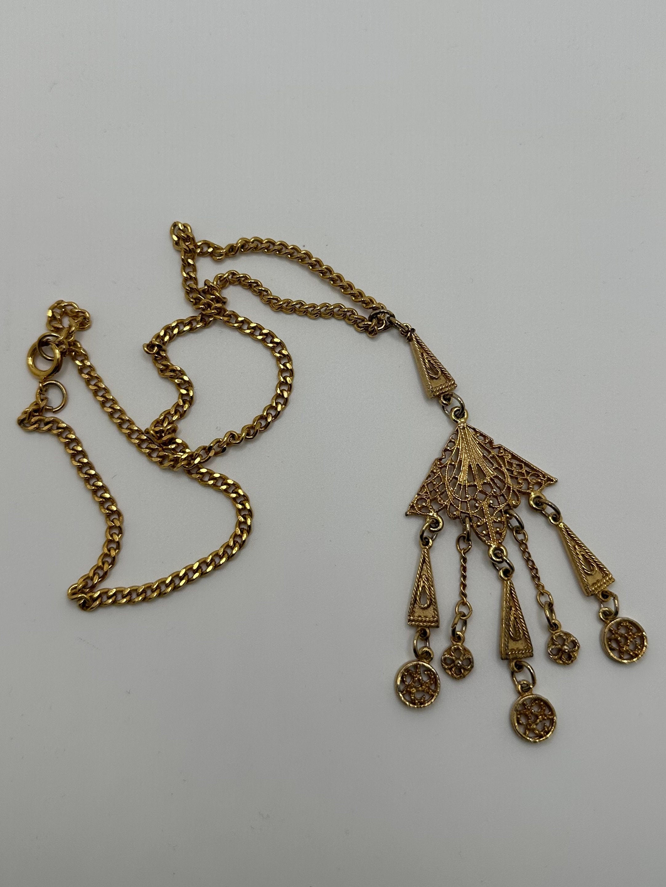 Vintage Art Deco Inspired Gold Tone Chandelier Filigree Pendant Necklace
