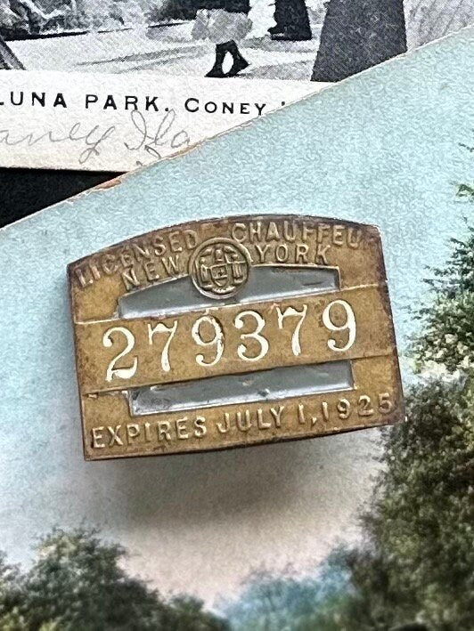 Antique 1920s Licensed Chauffeur Badge ID No. 279379 Pin New York NYC 1925