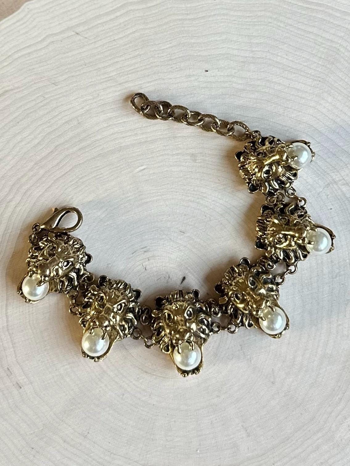 Vintage Gold Tone & Faux Pearl Lion Head Link Adjustable Chunky Statement Bracelet Unsigned 8.5” Rare