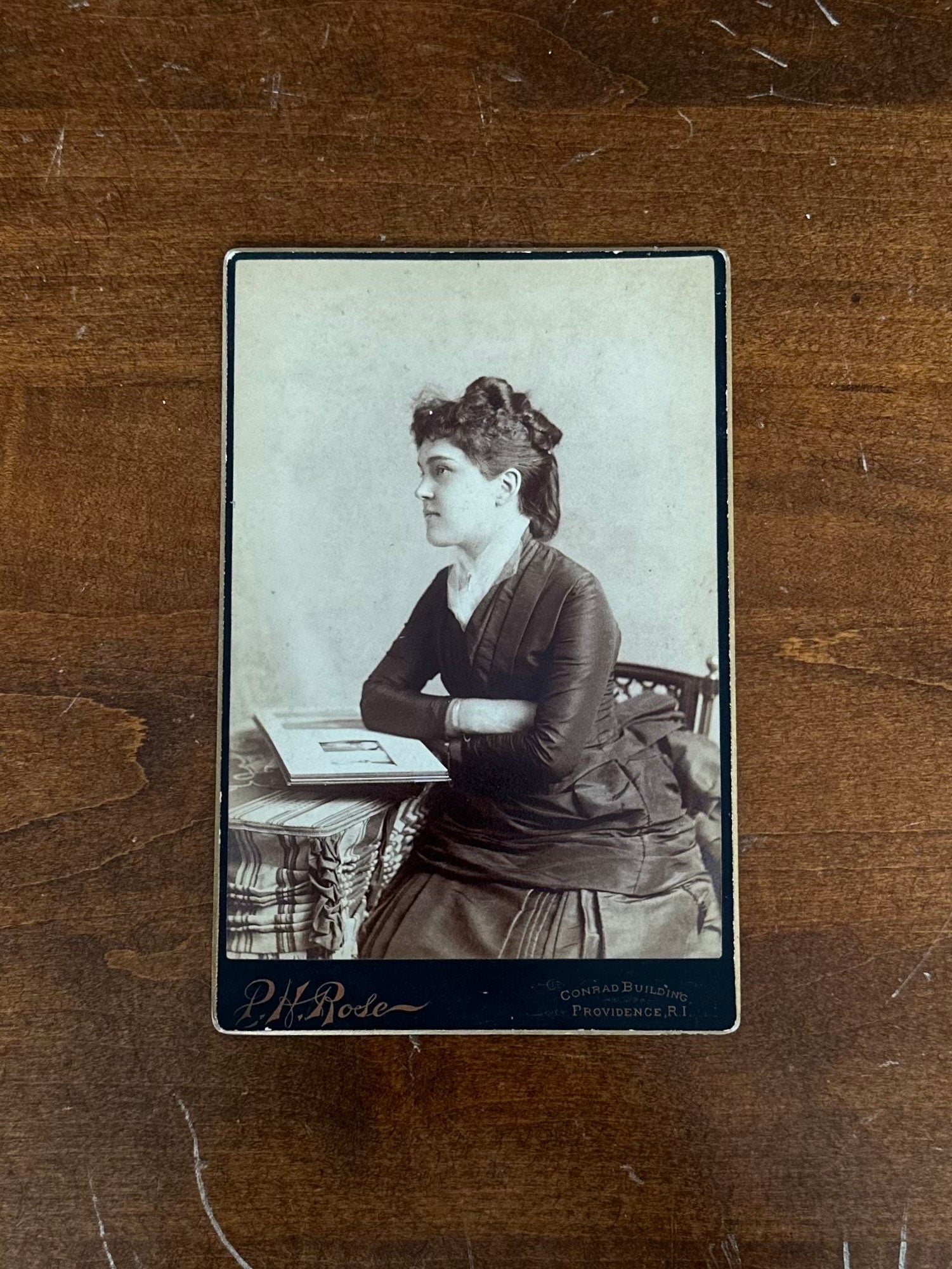 Antique 1880s P.H. Rose Studio Providence Rhode Island Cabinet Card Portrait of Woman Conrad Building 6.5x4.25