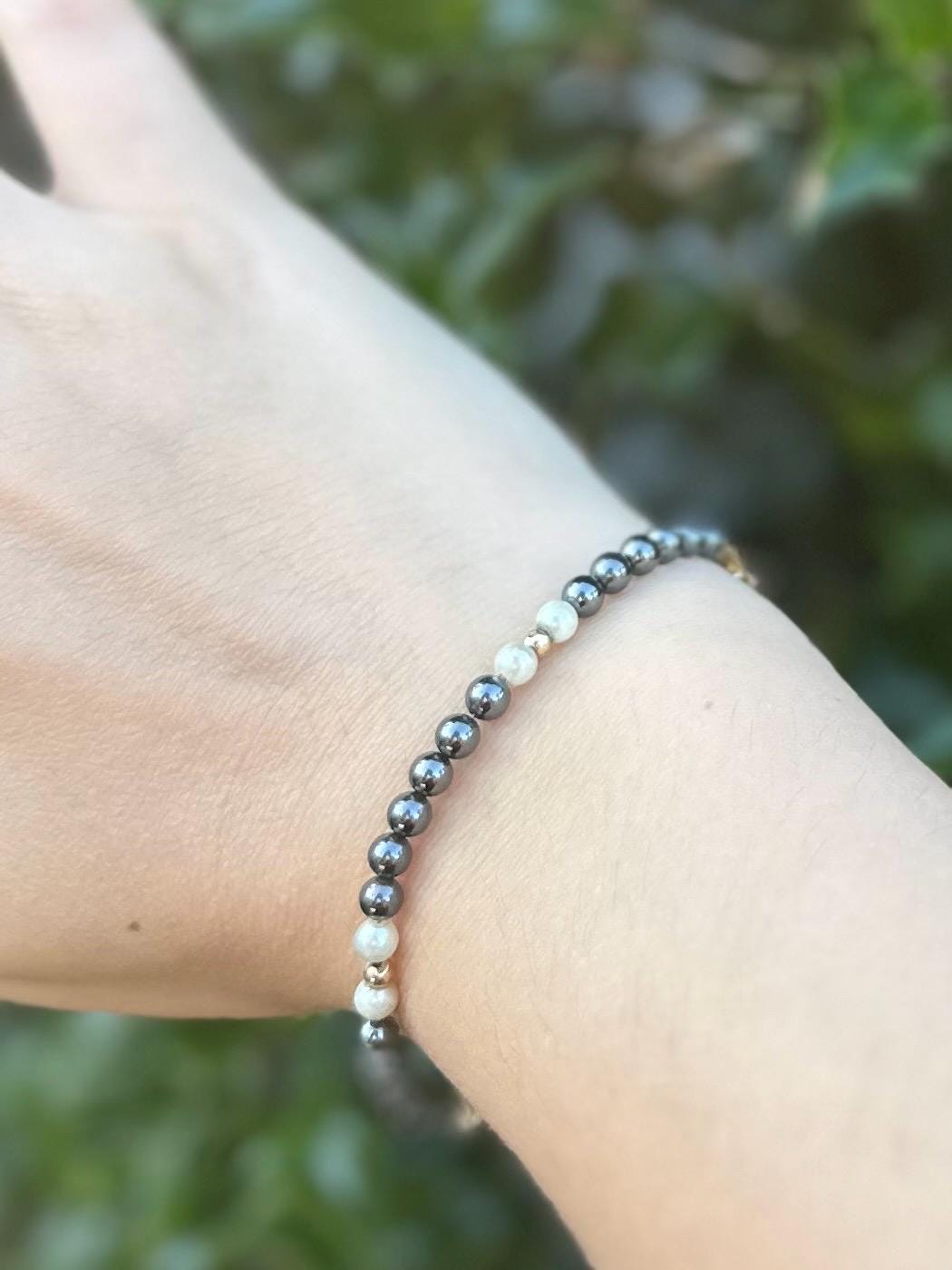 Vintage Dainty 14k Yellow Gold Genuine Hematite & Pearl 4mm Beaded Bracelet 7”