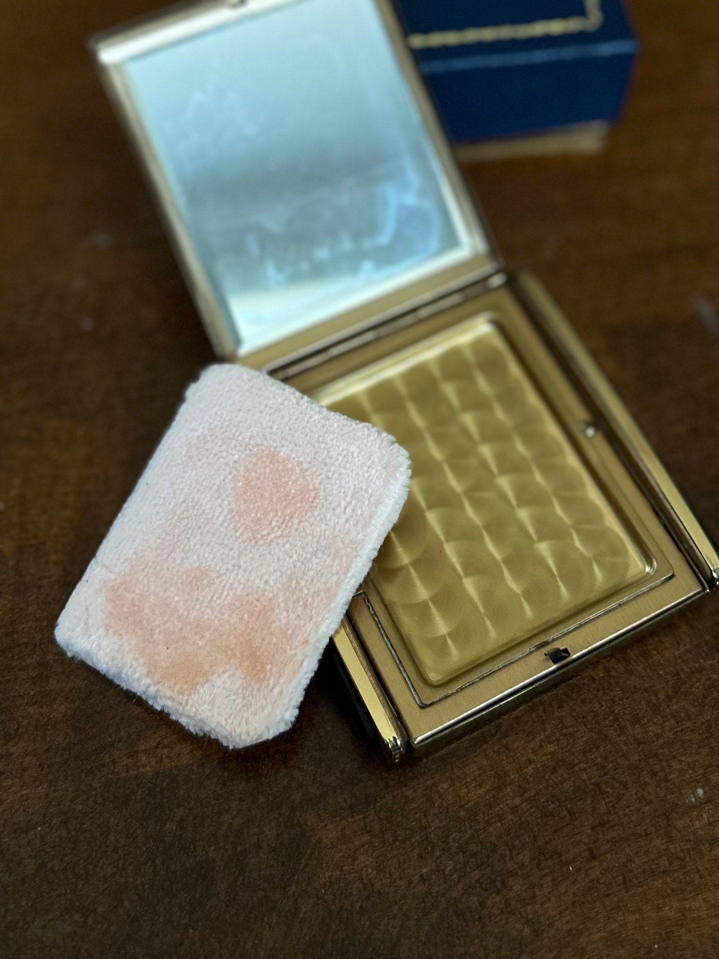Vintage 1940s Marathon Klix Gold Tone Diamond Design Powder Mirror Compact w/ Box