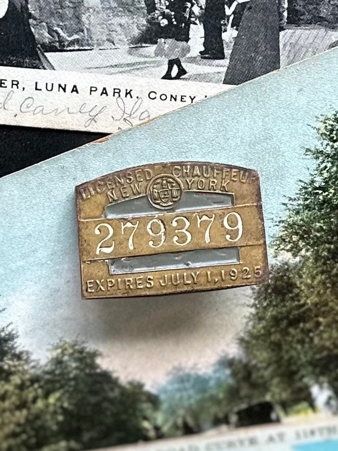 Antique 1920s Licensed Chauffeur Badge ID No. 279379 Pin New York NYC 1925